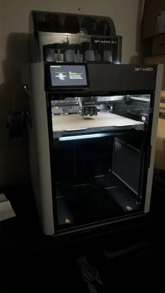 Click to view full screen Bambu Lab H2D Combo // 3D printer photo review